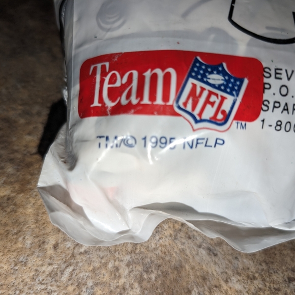 Miami Dolphins 1995 Hooded Rain Poncho NWTS NOS One size fits all - Picture 5 of 6